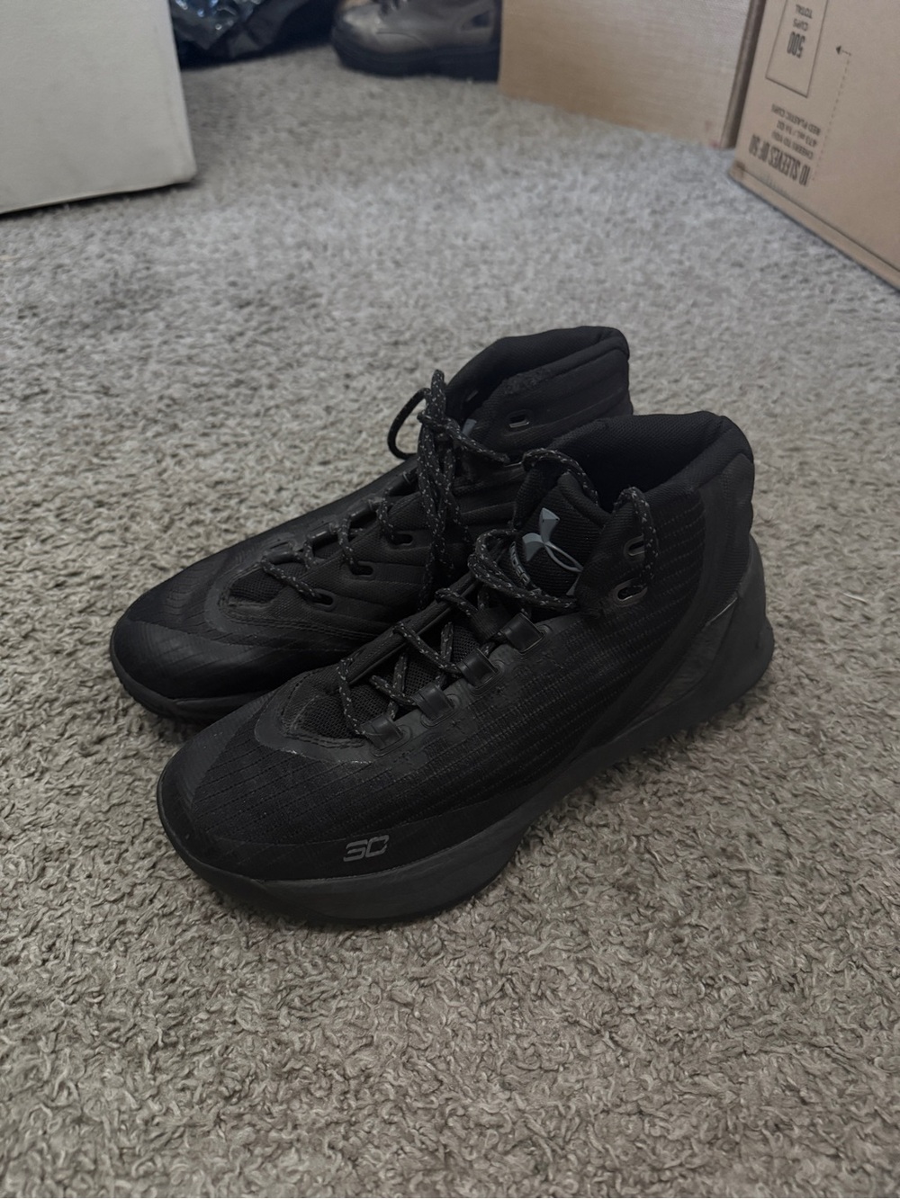 Under Armour Steph Curry Men’s Youth All-Black Athletic High-Top Basketball Shoe